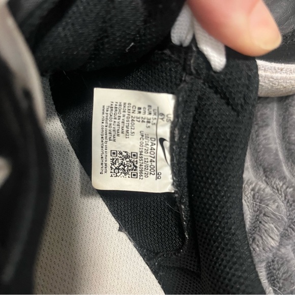 Kids Nike Sneakers - Picture 2 of 4